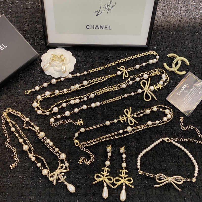 Ch**el earrings
